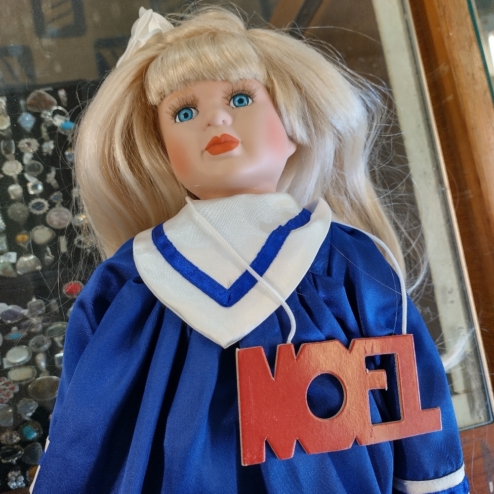 House of Lloyd Christmas Around the World Doll - Picture 3 of 11